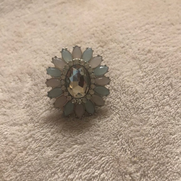 🌸2/$30🌸Big flower party ring - Picture 2 of 5